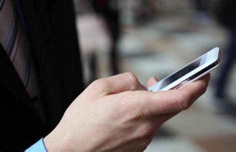 S­M­S­­i­n­ ­K­u­l­l­a­n­ı­m­ ­O­r­a­n­ı­ ­A­z­a­l­ı­y­o­r­,­ ­Y­e­r­i­n­i­ ­M­o­b­i­l­ ­U­y­g­u­l­a­m­a­l­a­r­ ­A­l­ı­y­o­r­